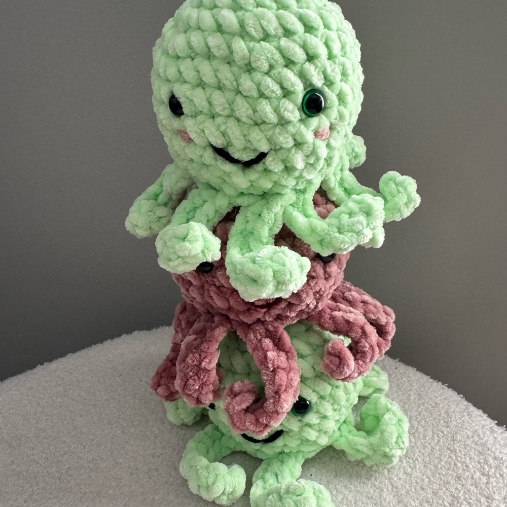 Hand crocheted octopus 🐙 - Picture 4 of 4